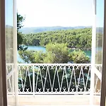 Διαμέρισμα Bugenvila *