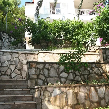 Bugenvila * Vrboska