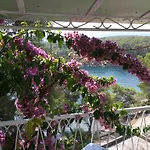 Bugenvila 아파트